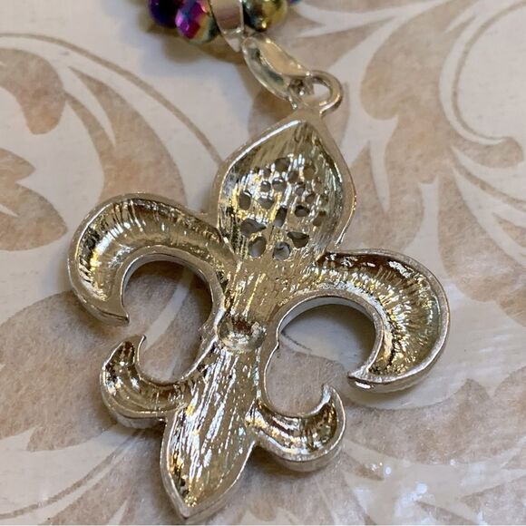 Fleur De Lis Necklace Pendant Rhinestones Colored Glass Aurora Borealis - Picture 9 of 9